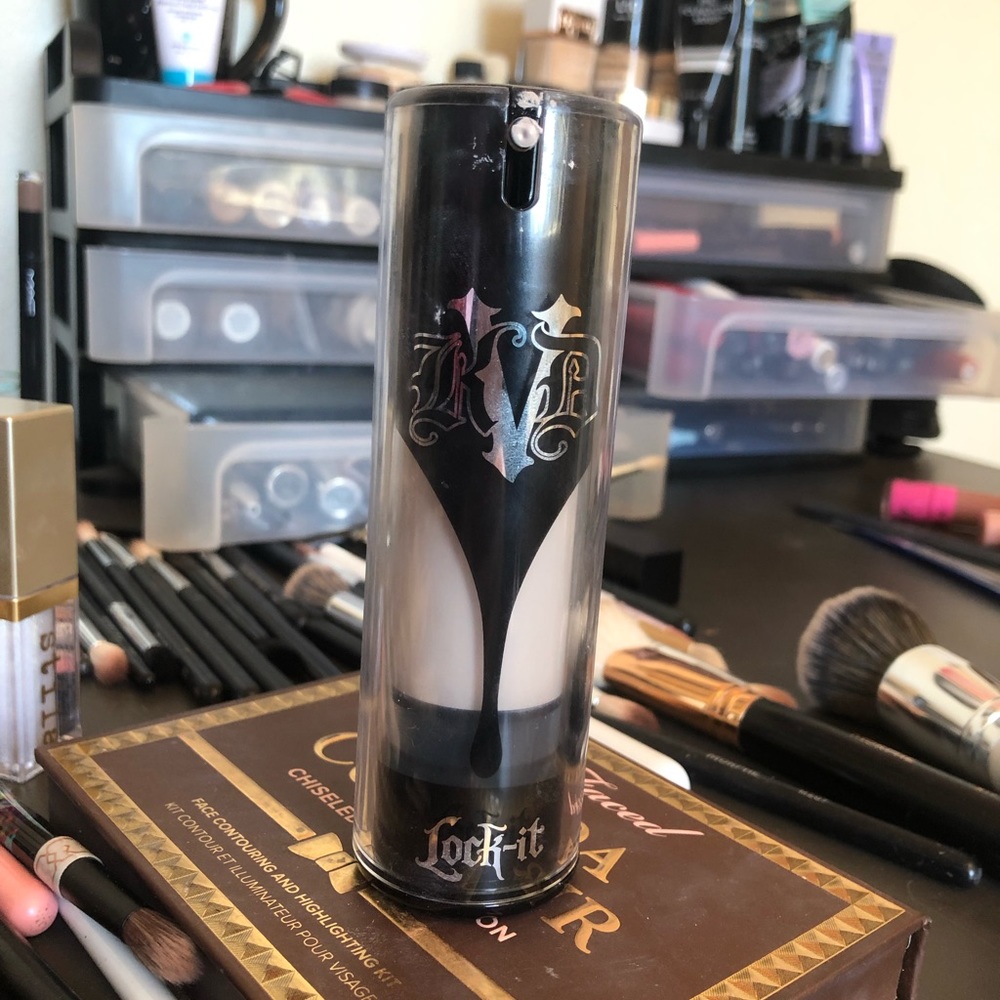 Kat Von D locknut foundation shade 41